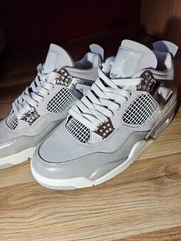 Nike Air Jordan 4 Frozen Moments