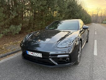 Porsche Panamera TURBO