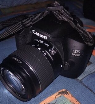 Canon EOS 2000D