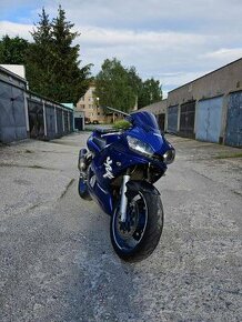 Yamaha r6 - 1