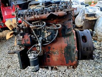 PREDAM KOMPLETNY MOTOR TRAKTOR ZETOR 7211,7245VRTANIE. 102