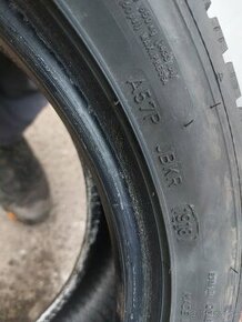 Predam zimne pneu 2x 205/50R17 93V Dunlop