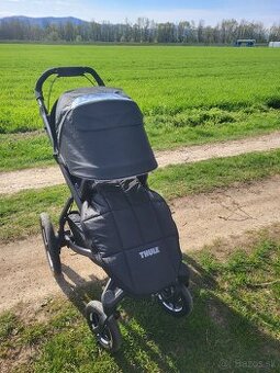Thule Urban Glide 4-wheel Black -športový
