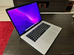 MacBook Pro 15 Palcovy