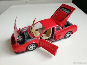 1:18 FERRARI  testarossa  Bburago