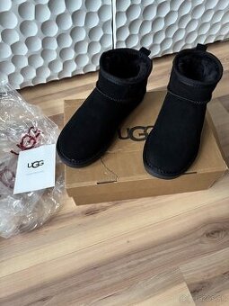 Ugg mini