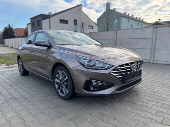 Hyundai i30 Fastback 1.5 T-GDi mHEV iMT Family 44500km