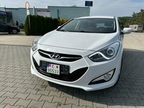 Hyundai I40 CW 1.6 gdi benzín 99kw Klima,nové predné brzdy - 1