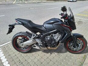 Predám Hondu CB650F r.v.2015 s ABS naj. 12500 km.