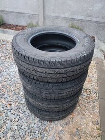 215/70R15C Zimné TOYO