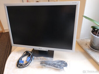 Predám LCD monitor 22" - 1