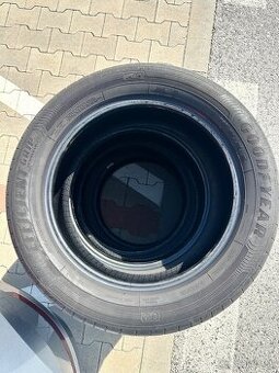 Goodyear 215/55 r17 DOT1923 - 1