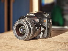 Fotoaparát Sony a57 +objektív a taška