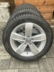 PIRELLI ICE ZERO STUDDED 215/55 R17 - 1