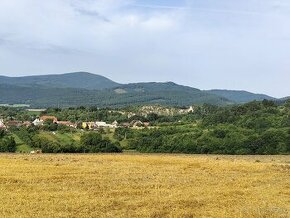 Predám v Trenč. Miticiach krásny slnečný pozemok 2400m2 - 1