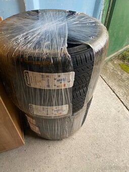 Nové barum 215/45 r 17