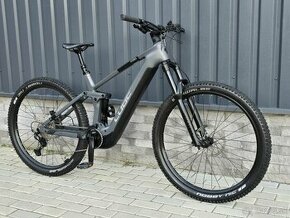 celoodpružený carbon ebike Cube Stereo 750 Kiox300