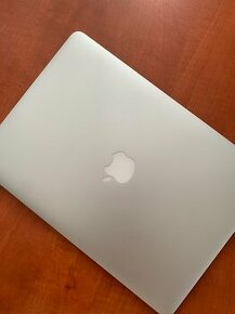 MacBook Air 7,2 (13-inch, 2017) vo VÝBORNOM STAVE