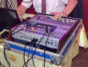 Predám digitálny mix Yamaha 01V