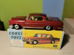 Corgi toys Mercedes 220 coupe