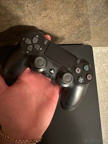 Predám PS4 Slim 500GB