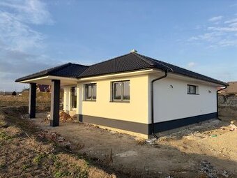 NOVOSTAVBA 4 i. bungalov s terasou na pozemku 641m2