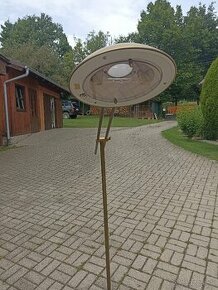 Stmievatelna stojanová lampa