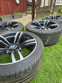 sada BMW styling R19 437m M2 M3 M4 F10 + pneu Vredestein