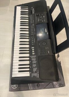 Predam keyboar/klavir Yamaha E463