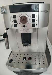 automatický kávovar Delonghi Magnifica S  ECAM 22.110SB