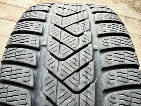 215/45R16 86H Pirelli SottoZero 3 - 1