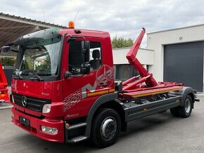 MERCEDES-BENZ ATEGO 1218 HÁKOVÝ NOSIČ KONTAJNEROV UZÁVIERKA