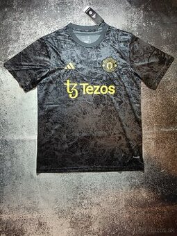 Manchester United black edition jersey