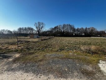 Pekný veľký a široký pozemok pre RD vo Zvončíne, 1317m2