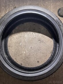 245/35 R19 Letné