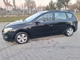 HYUNDAI I30 1,6 CRDI ROK 2012