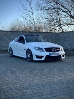 MERCEDES BENZ C63 AMG 2011 6.2 V8 400KW COUPE/PANO/KEYLESS