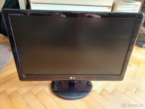 23" LG LCD monitor - 1