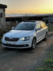 Rozpredam Škoda Superb 2 Facelift 2.0 TDi  Kod motora : CFF