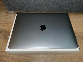 Predám MacBook Air M1, 256 GB SSD, 8 GB RAM – 670 € - 1