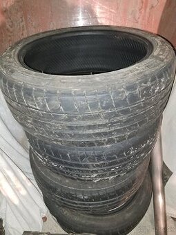 225/45 r17