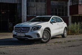 Mercedes-Benz GLA 180 Entry A/T - 1