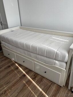 Roztahovacia postel Hemnes Ikea