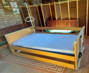polohovacia posteľ pre seniorov