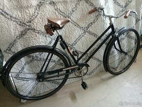 Starý krásny retro bicykel UNIVERSAL