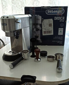 Kávovar Delonghi EC685