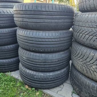 215/65 r16 Good year,,..