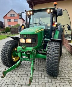 Traktor John Deere 5820 - 1