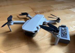 Dron DJI mini 2