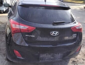 Hyundai i30 1.6 CRDI 2013 predám piate dvere, MOTOR D4FB,